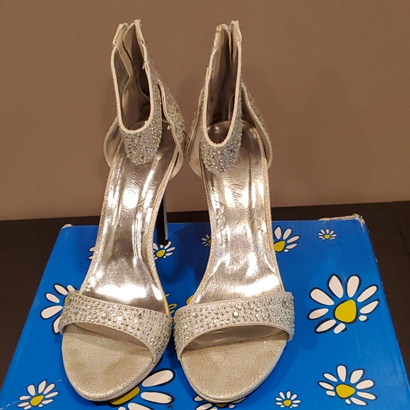 Silver & Rhinestone De Blossom 4 1/2" Heels - Picture 2 of 11